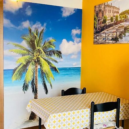 Palm Beach - Your Private And Complete Apartment In Дезенцано-дель-Гарда Экстерьер фото