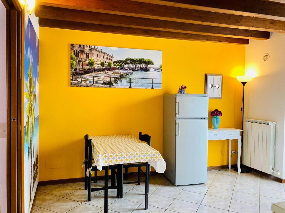 Palm Beach - Your Private And Complete Apartment In Дезенцано-дель-Гарда Экстерьер фото